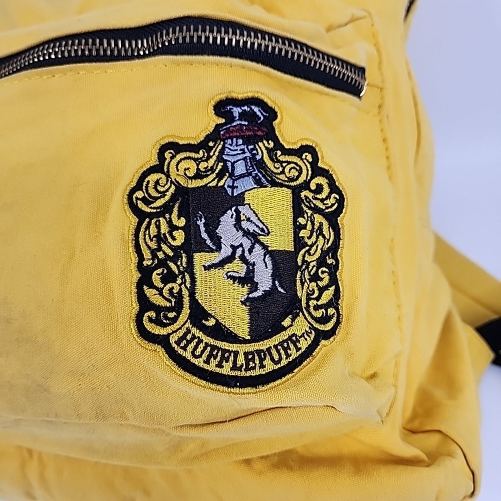 Universal Studios The Wizarding World Of Harry Potter Hufflepuff Backpack Yellow - Picture 4 of 12